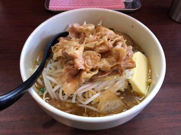 「みそらーめん 950円 ＋ クーポンバター」@らーめん たきびの写真