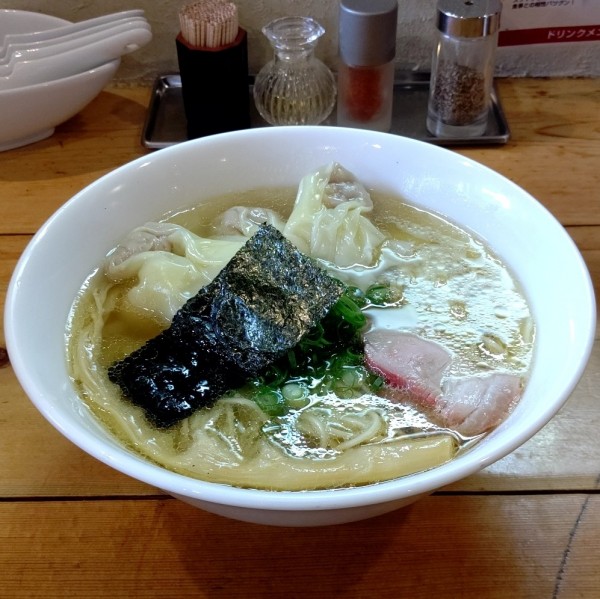 「白出汁特製ワンタンメン」@支那そば 大和 稲荷町本店の写真