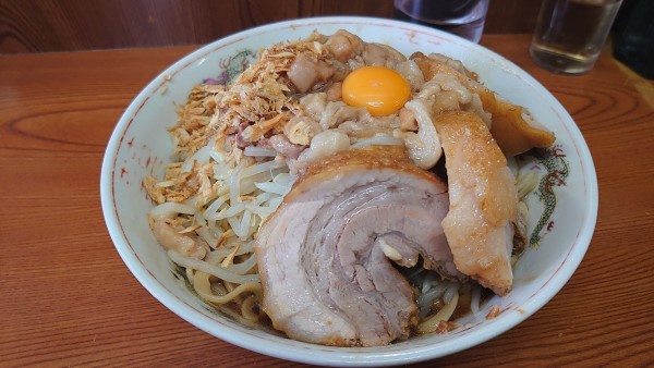 「汁無し/豚1枚追加/ニンニク/脂/辛め」@ラーメン二郎 亀戸店の写真