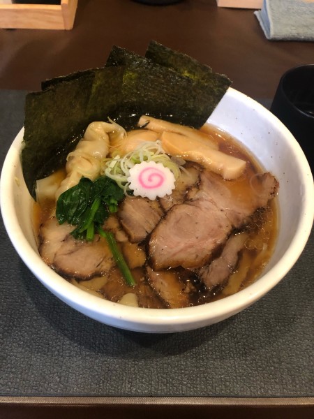 「醤油全部のせラーメン」@手打ち 蓮の写真