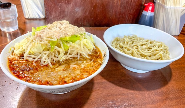 「つけ麺（麺半分・ヤサイアブラ）¥970」@D麺の写真