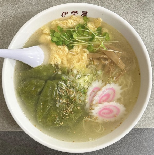 「王様の塩ワンタンめん」@伊勢屋の写真