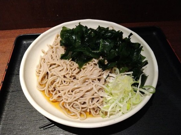「冷やしわかめそば」@越後そば 東京店の写真