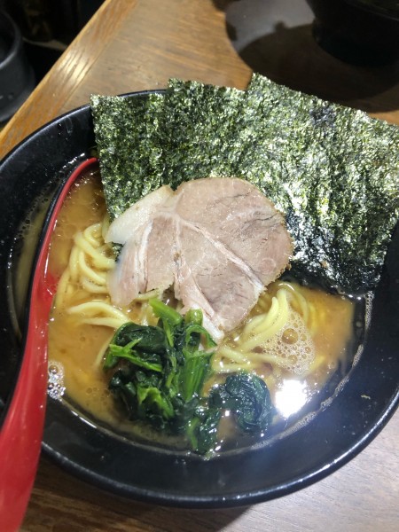 「ラーメン中盛り (750円)」@麺家 黒の写真