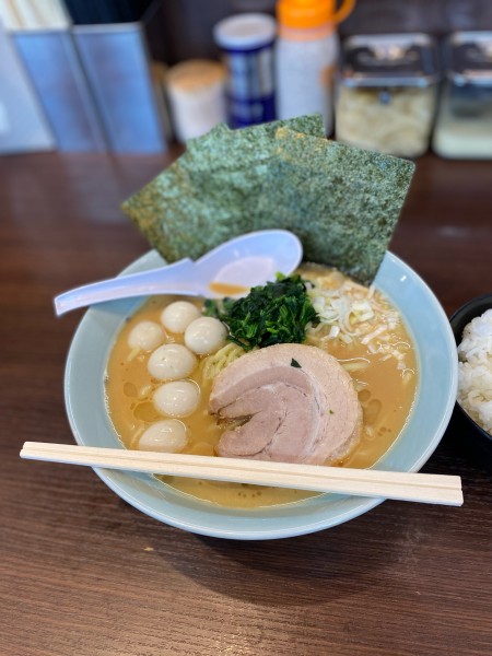 「ラーメン味噌大盛うずらトッピング」@福山 魂心家の写真