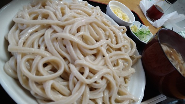 「肉汁うどん豚　大盛」@うどんのこいけやの写真