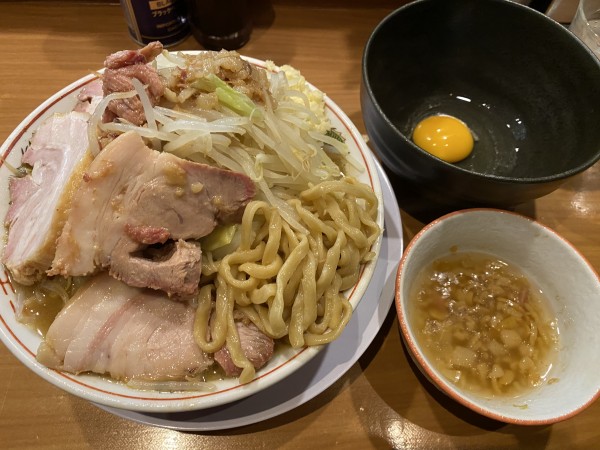 「小らーめん+ちょい豚増し+豚カスアブラ+生卵 1300」@麺処 ほん田 東十条店の写真