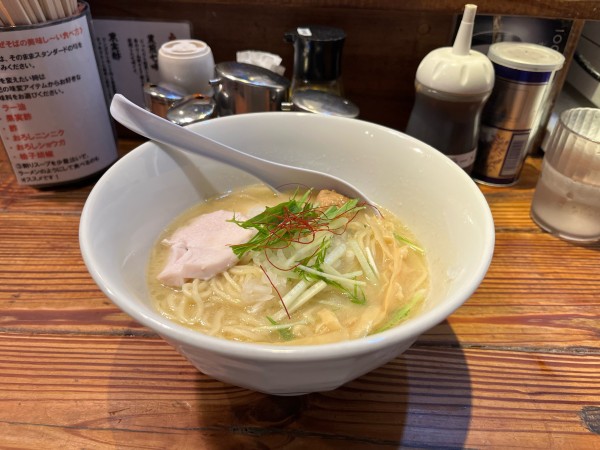 「濃厚鶏白湯そば」@鶏そば みた葉の写真