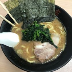 ラーメン (550円)