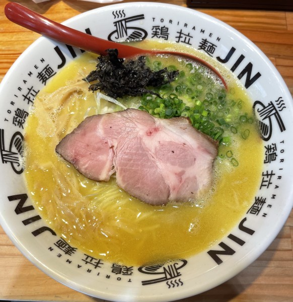 「鶏白湯　塩」@鶏拉麺JINの写真