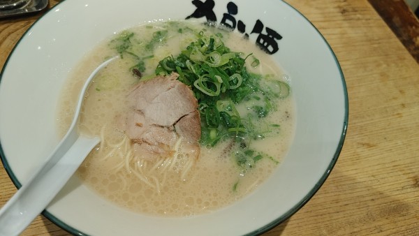 「らーめん　青ねぎ盛りトッピング」@狼煙 松本駅前店の写真