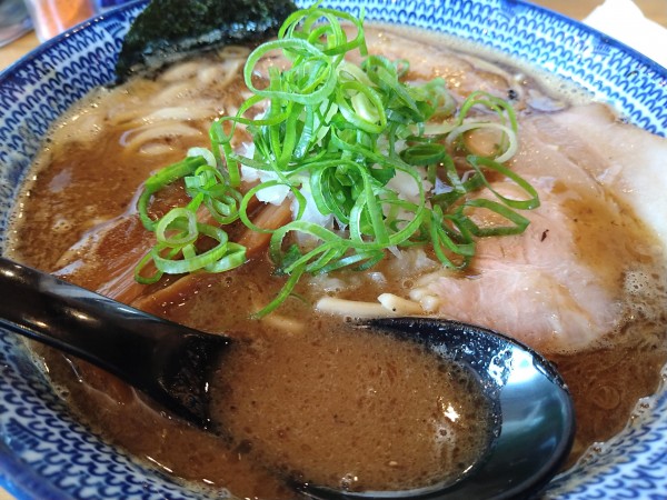 「濃厚中華そば(大盛)」@麺 やまだの写真