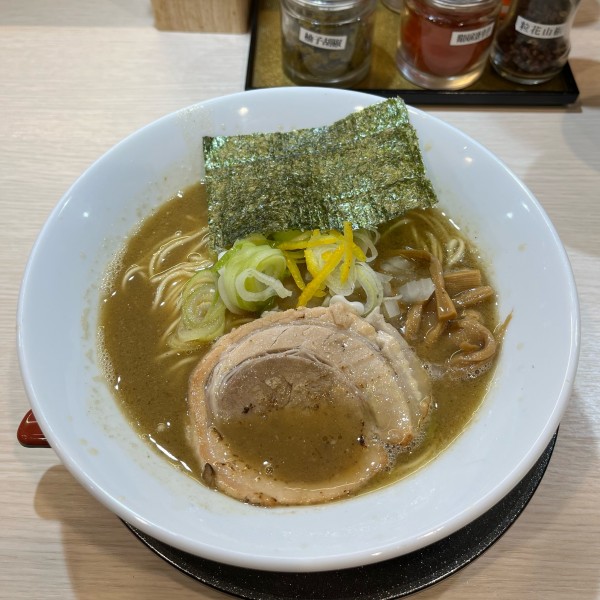 「濃厚煮干そば」@麺屋 音 南越谷店の写真