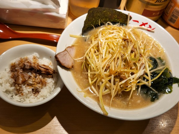 「ネギラーメン　チャ飯　5/6」@○新 ネギラーメン 新橋店の写真