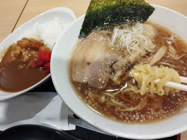 「生姜醤油ラーメン半カレーセット(1,120)」@越後川口SA（上り） スナックコーナーの写真