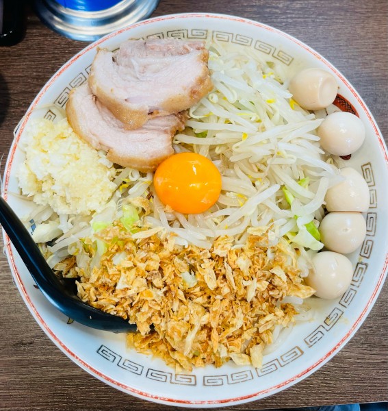 「汁なし小ラーメン」@豚山 鶴見店の写真