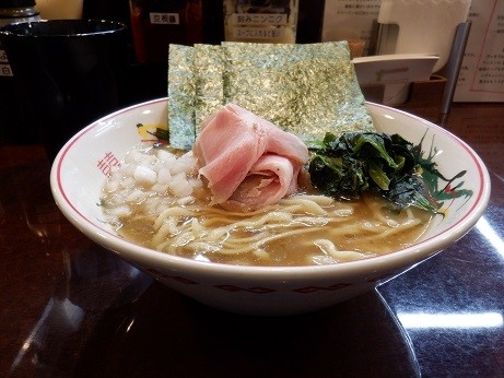 「豚骨醤油ラーメン（並盛１６０ｇ）」@こいけのいえけいの写真