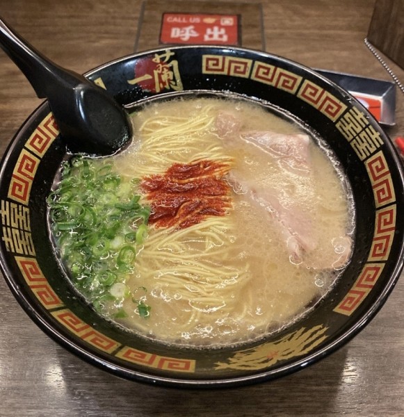 「ほぼ全部右丸のコテコテラーメン 替え玉1」@一蘭 下北沢店の写真
