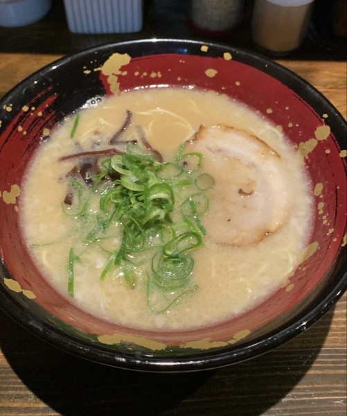 「学生ラーメン バリ 替え玉1」@ららららーめん 黒崎店の写真