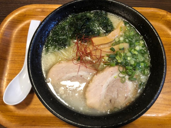 「極塩魚介豚骨麺」@らーめん海道 灯う家の写真