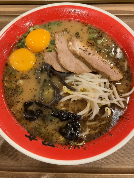 「玉子入りラーメン」@黒亭 下通店の写真