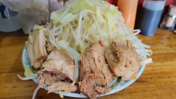 「チャーシューメン(ヤサイマシ)￥1,100」@ラーメン髭の写真