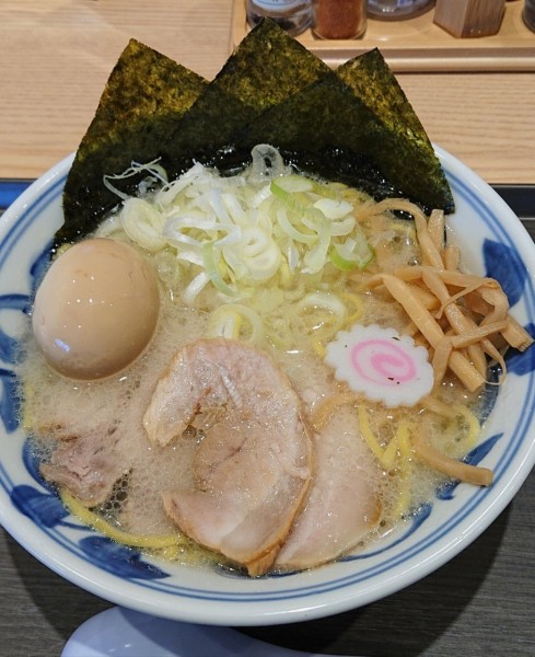 「特製塩ラーメン」@舎鈴 熊谷店の写真