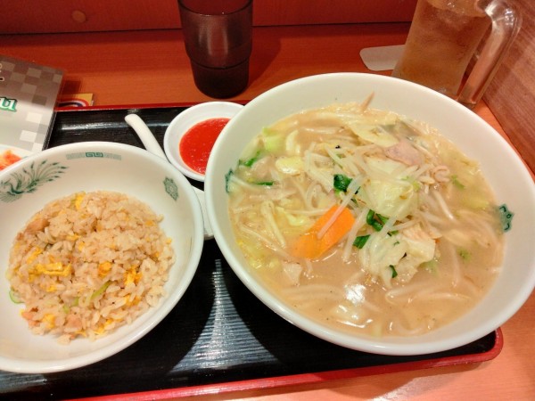 「タンメン＋半チャーハンセット＋辛味」@日高屋 京成船橋店の写真