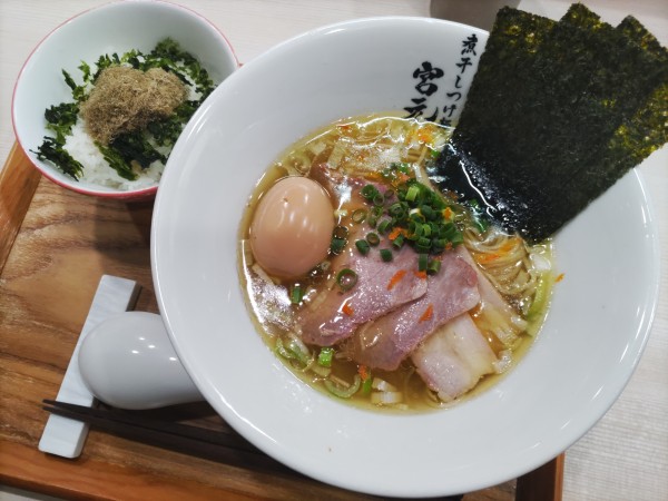 「特製軍鶏と鴨(塩)·〆のお茶漬け用ごはん」@煮干しつけ麺 宮元の写真
