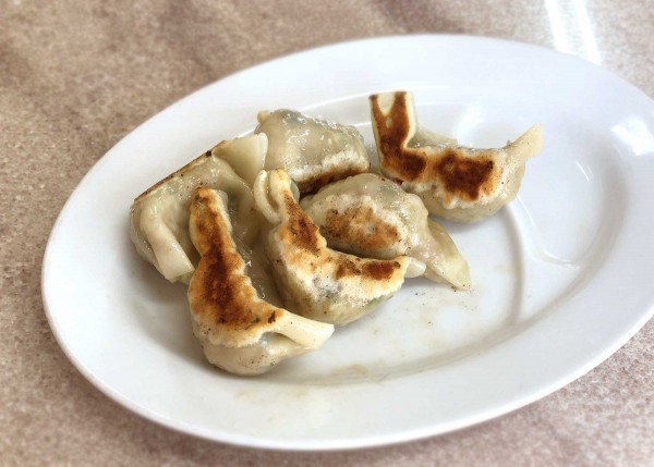 「餃子(6ヶ/350円)」@ファミリー亭の写真