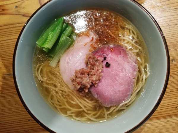 「肉出しと各種素材の重ね中華そば」@麺処 図鑑の写真