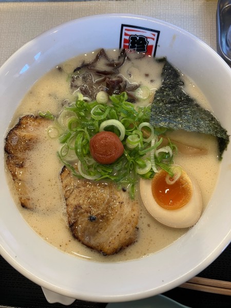 「長浜らーめん　880円」@珍竹林の写真