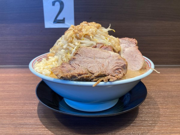 「ラーメン小＋豚2枚」@麺屋 神工の写真