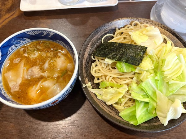 「ミックスワンタンつけ（塩）＋キャベツ」@麺屋 はやしまるの写真
