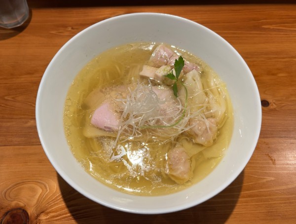 「ワンタン塩らぁめん」@麺 ふじさきの写真