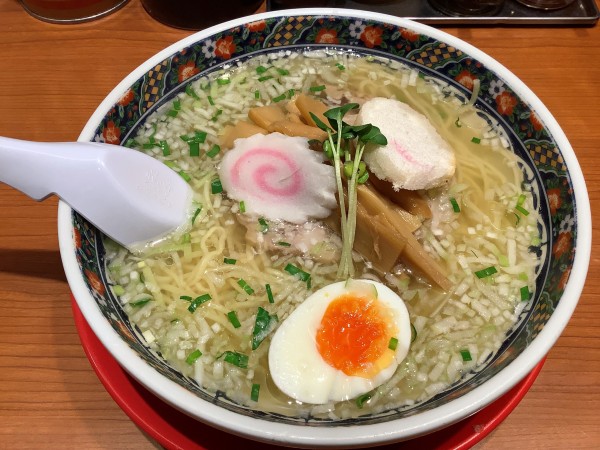 「あっさり 塩ラーメン」@函館麺厨房 あじさい 東京ラーメンストリート店の写真