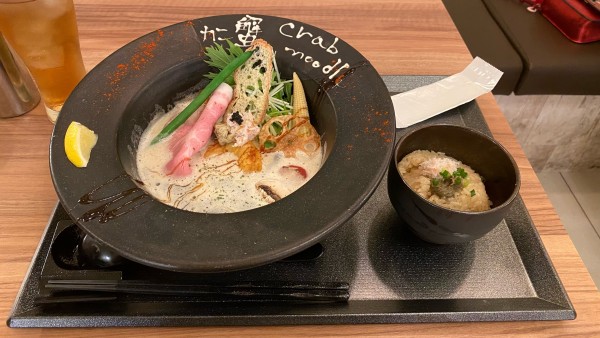 「白蟹noodle 蟹味噌バター仕立て+蟹だしご飯」@カニ蟹 crab noodle 三宮の写真