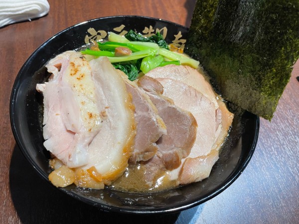 「チャーシュー入りラーメン　中盛　1300」@宮元製麺の写真