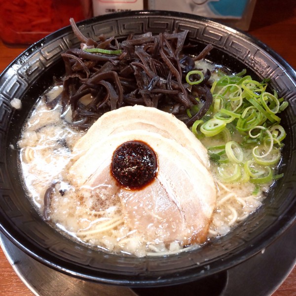 「きくらげラーメン(¥890)」@元祖博多 中洲屋台ラーメン 一竜 大井町店の写真