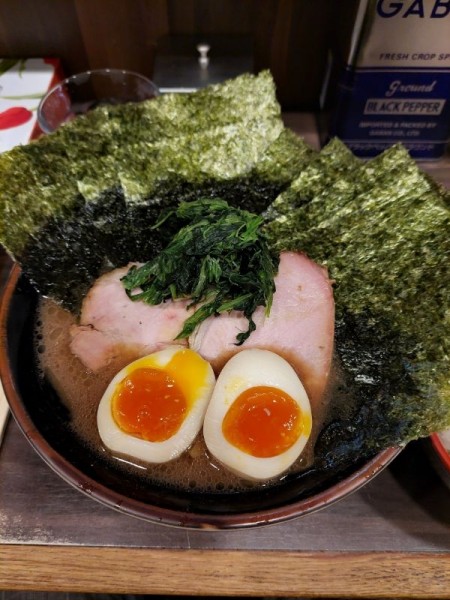 「のり玉ラーメン+のり増し+小ライス」@神田ラーメン わいず 神田本店の写真