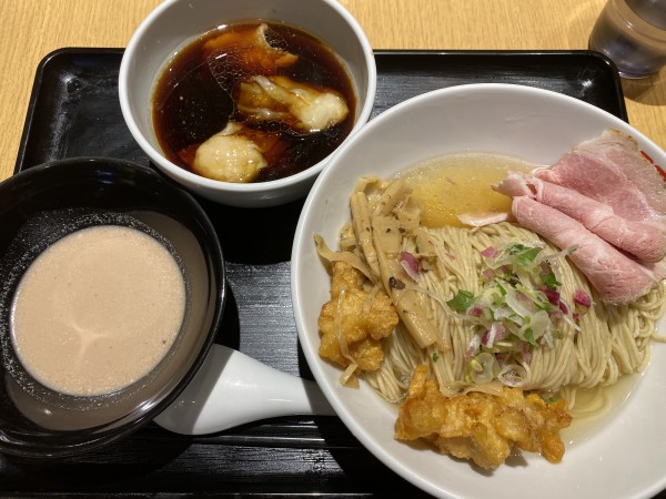 「【八咫烏】2種のつけダレの特製鳥天つけ麺 2000」@#新宿地下ラーメンの写真