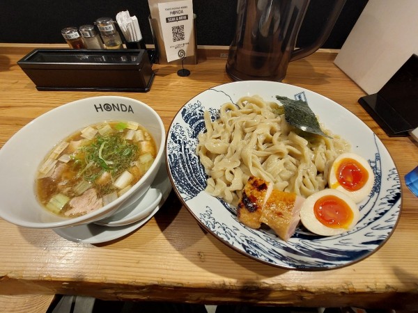 「自家製手揉みつけ麺(醤油) 上・大盛1500円」@本田麺業 神田西口駅前店の写真