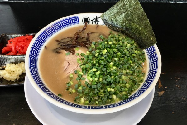 「長浜ラーメン(バリカタ) 850円＋替玉 150円」@とんこつラーメン男盛の写真