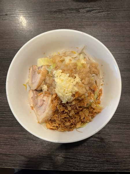 「汁なし小」@六麓 豚らーめんの写真