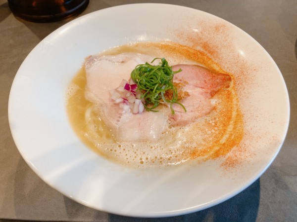 「地鶏白湯らぁ麺 1200円」@Ramen Afro Beatsの写真