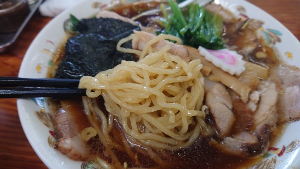 「チャーシュー麺¥900+ほうれん草¥50」@青島食堂 宮内店の写真