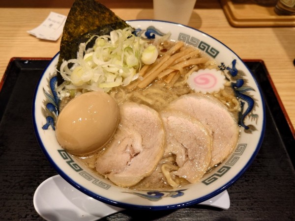 「チャーシュー麺 味玉」@舎鈴 北朝霞駅前店の写真