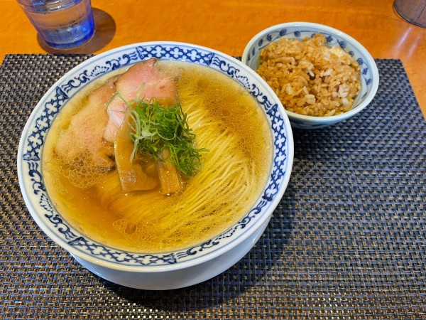 「鶏塩そば+炒飯御飯」@柴崎亭の写真