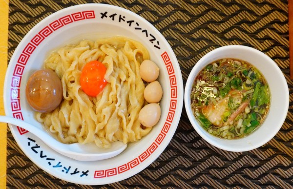「艶つけ麺＋味玉＋うずらにんにく＋卵黄」@メイドインヘブンの写真