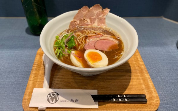 「にほんいち醤油そば¥890」@麺巧 潮の写真